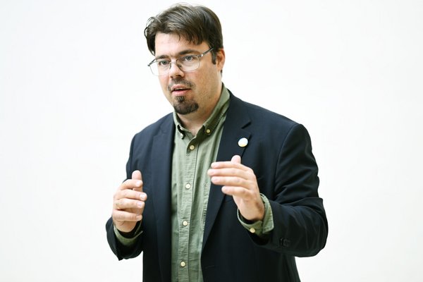 Helge Limburg ist abgebildet.