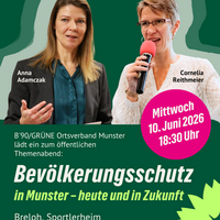 Die beiden Rednerinnen Anna Adamczak und Cornelia Reithmeier sind zu sehen.
